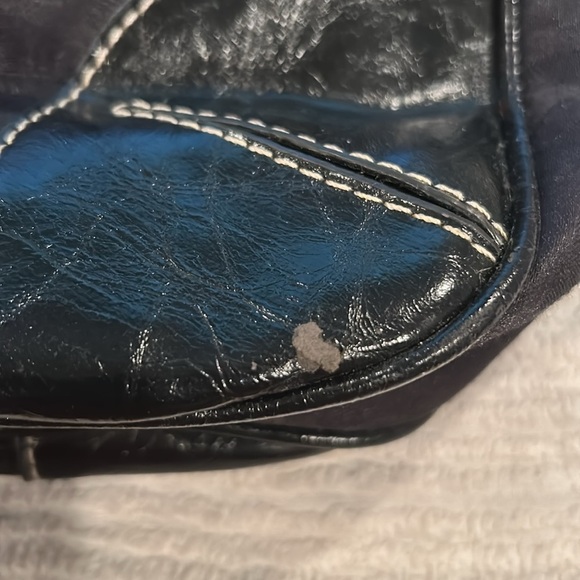 Women’s Shoulder Bag - Picture 5 of 8